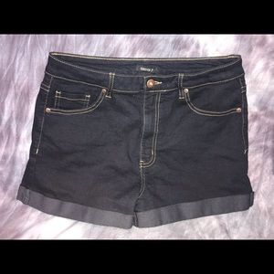 These are a size 28 forever 21 shorts m
